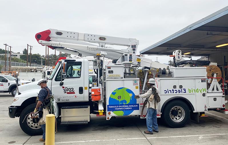 bucket truck image